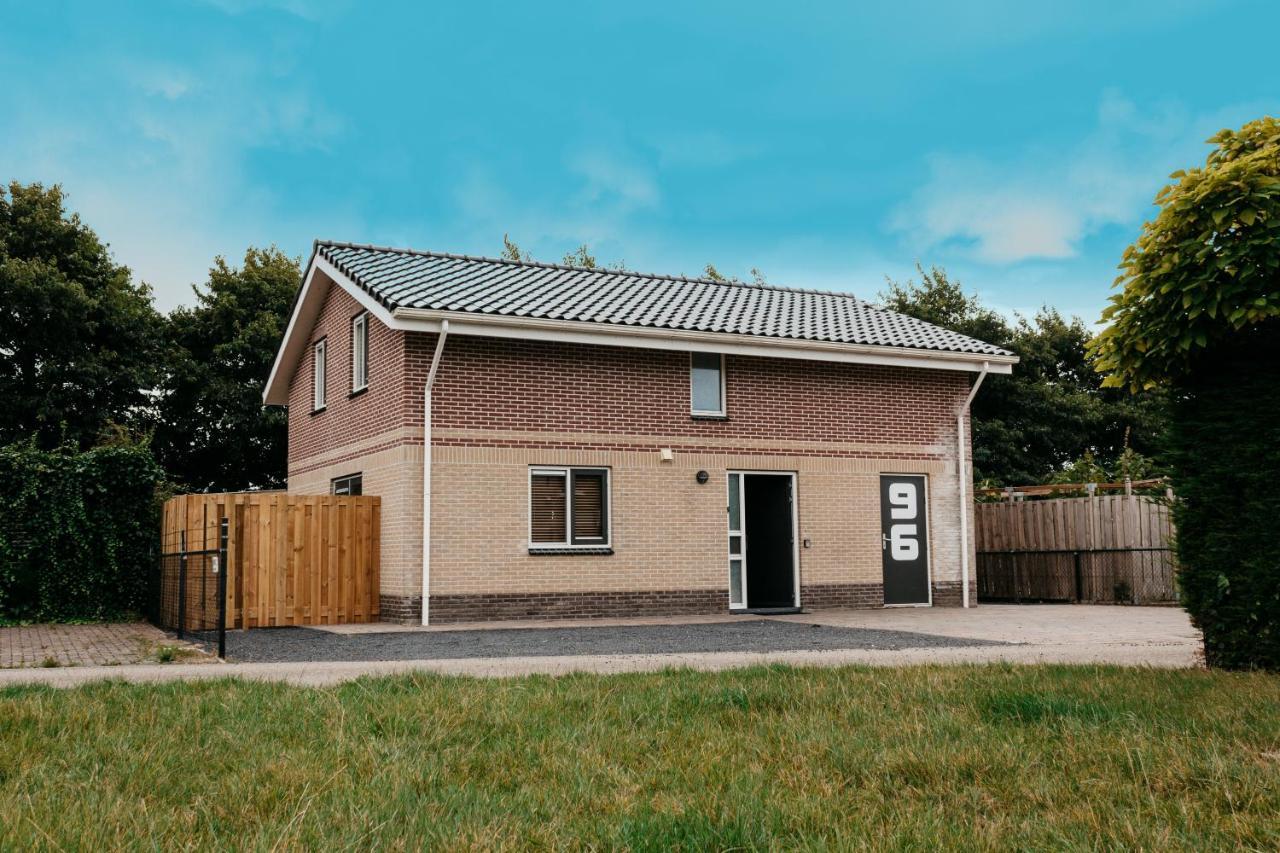 Luxus Familienvilla Mit Jacuzzi & Sauna 2 Tzummarum Екстериор снимка
