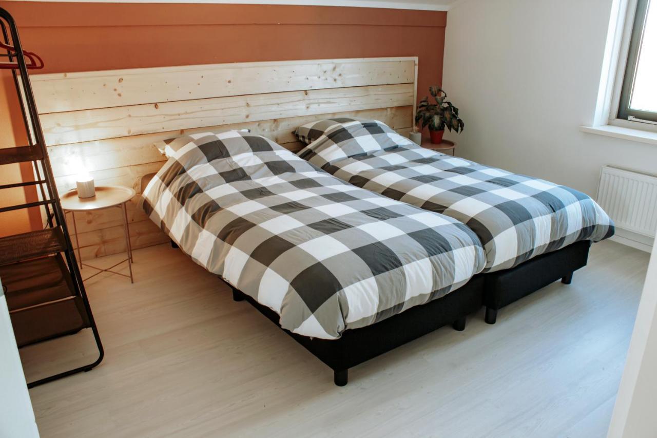 Luxus Familienvilla Mit Jacuzzi & Sauna 2 Tzummarum Екстериор снимка